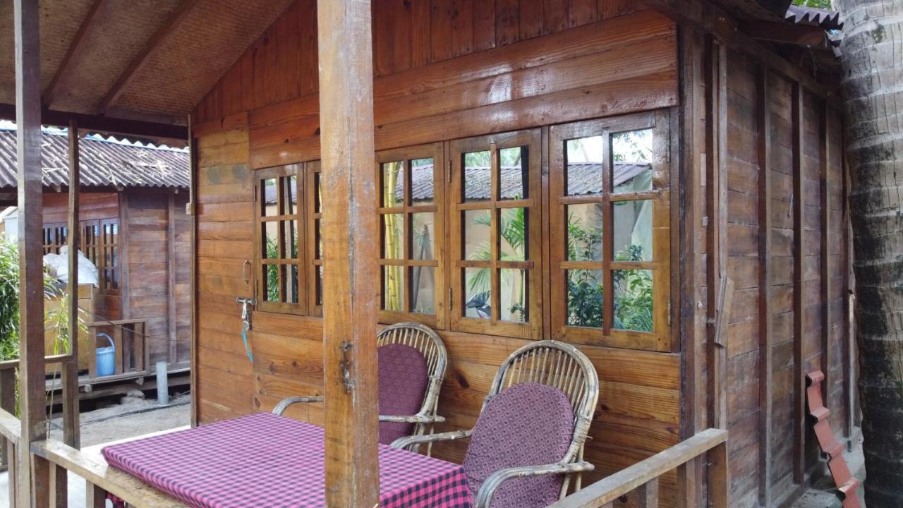 カナコナ Fernandes Bar And Restaurant Bed & Breakfast エクステリア 写真