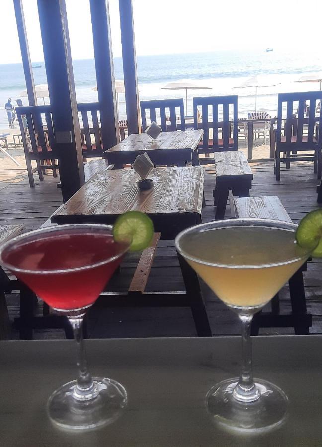 カナコナ Fernandes Bar And Restaurant Bed & Breakfast エクステリア 写真