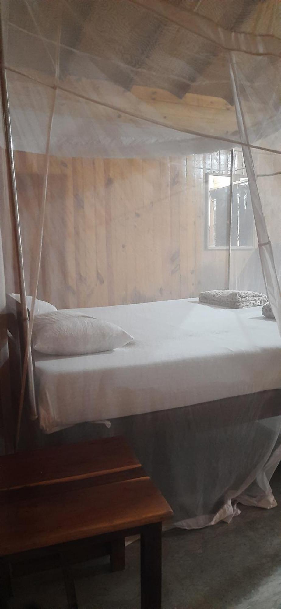 カナコナ Fernandes Bar And Restaurant Bed & Breakfast エクステリア 写真
