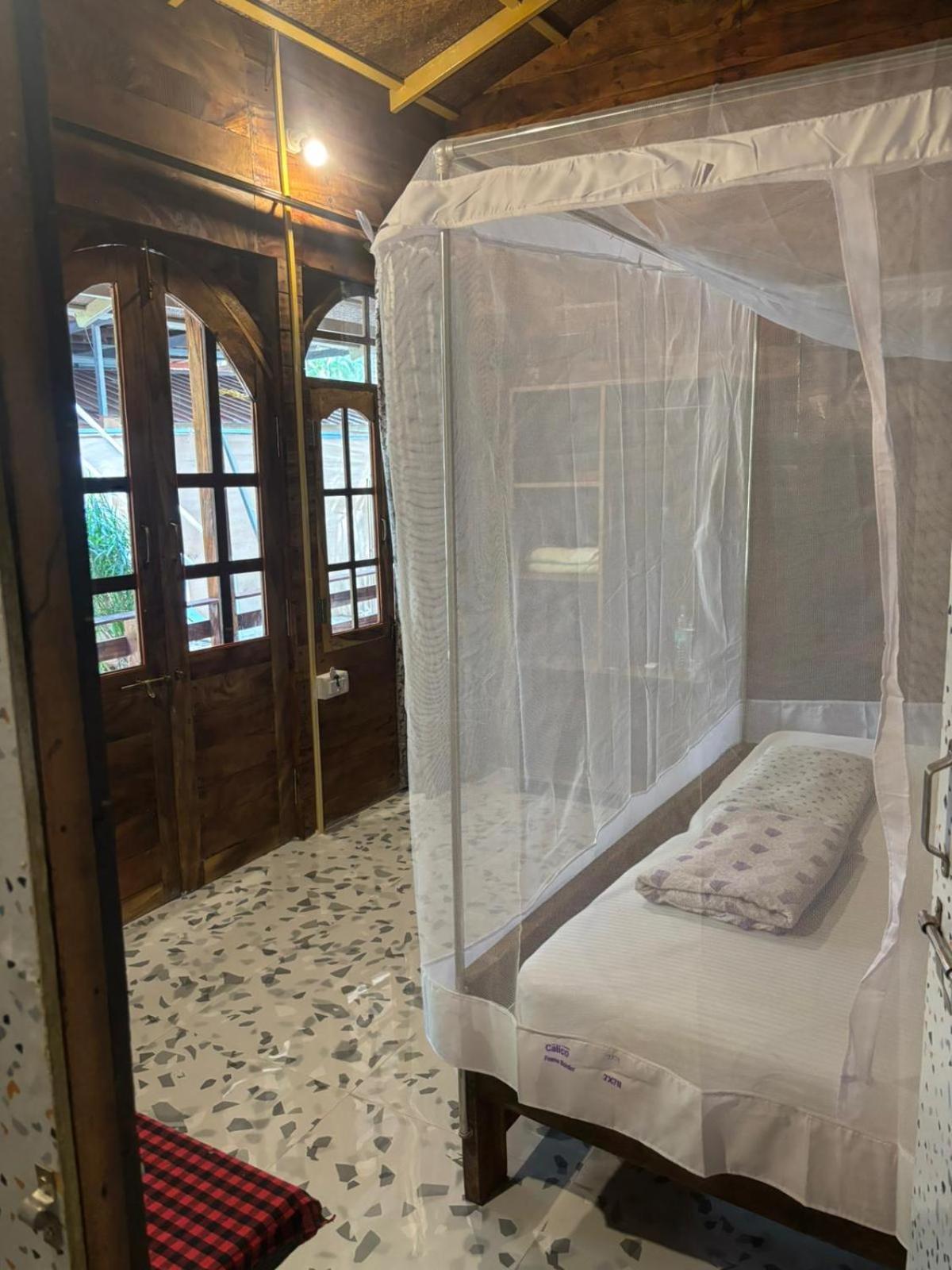 カナコナ Fernandes Bar And Restaurant Bed & Breakfast エクステリア 写真